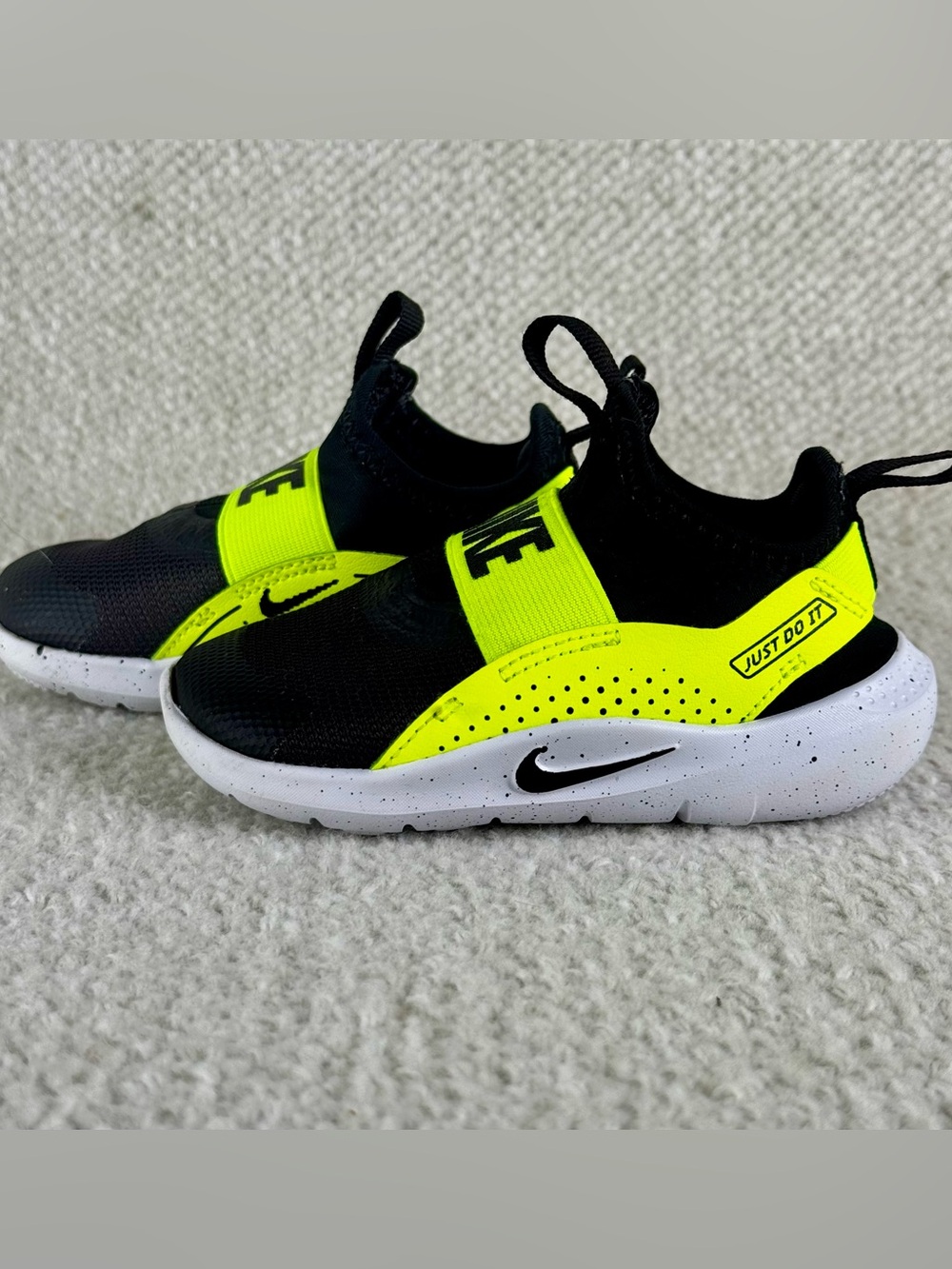 Nike Flex Runner 4 Toddler Sneaker Black Neon Yellow Slip-On Shoes Size 6C